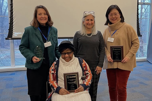 Journalism Professor Kim Pearson receives the Excellence in Diversity, Equity, and Inclusion Award